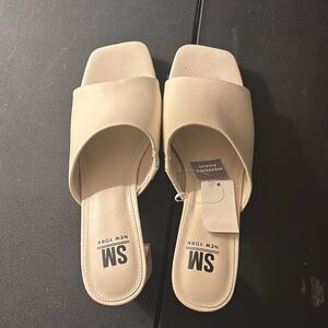 Memory Foam Nice weather Heals shoes that can be Dressed up or with jeans